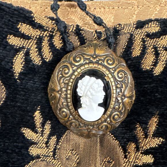 Velvet Tapestry Cameo Handbag Brooch Closure Vintage Black Gold Rare Mia Borsa - Picture 3 of 9